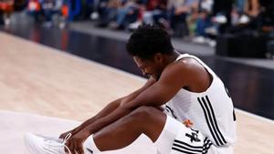 Andrés Feliz se lesionó antes del descanso y ahora se perderá varias semanas de competición