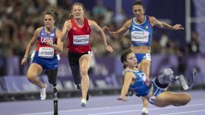 Ambra Sabatini se cayó a 10 metros de ganar el oro en la final de los 100 metros